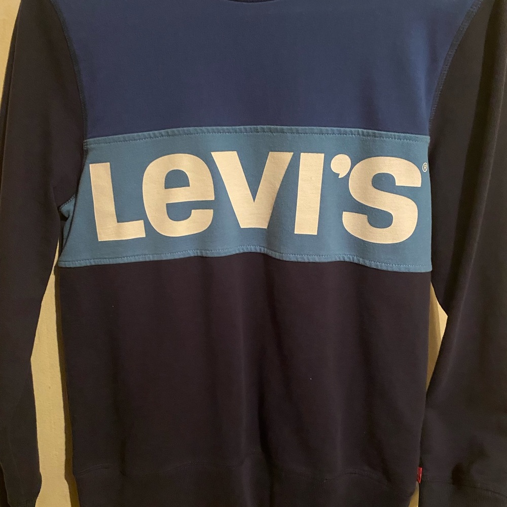 Levis throwover hood